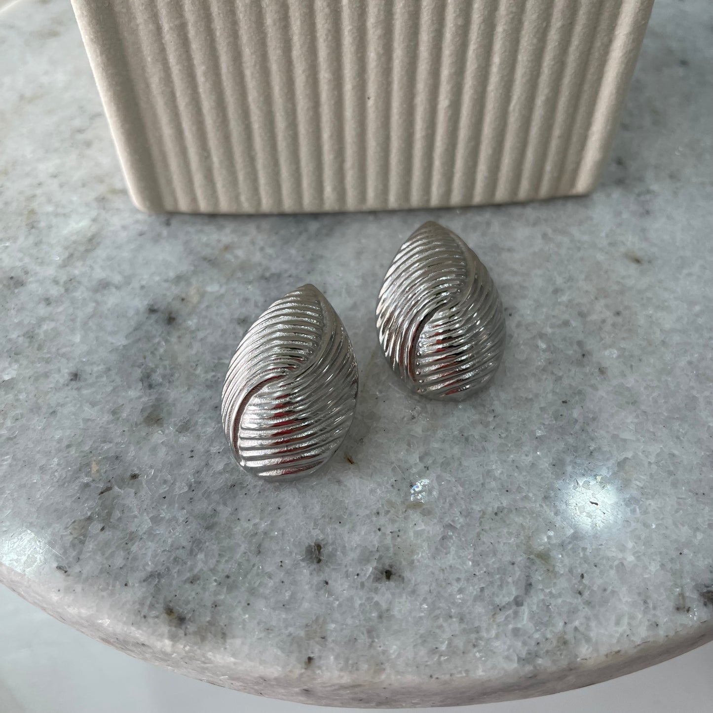 PENDIENTE ESTILO FRANCES A RAYAS